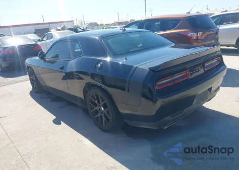 2016 Dodge Challenger 392 Hemi Scat Pack Shaker z USA, uszkodzony, nr VIN 2C3CDZFJ7GH299857